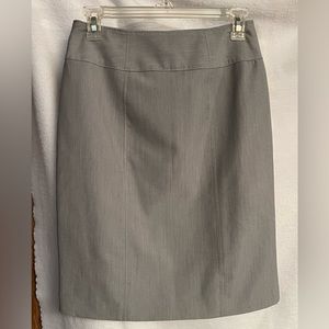 Pencil skirt, size 4, light gray in color
